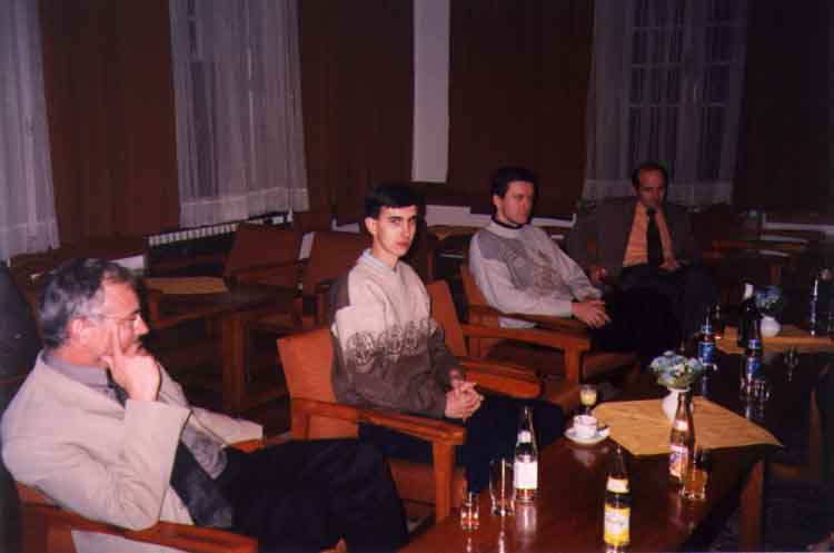 If picture is not shown here, it probably doesnot exist for this quality ... (choose another quality)