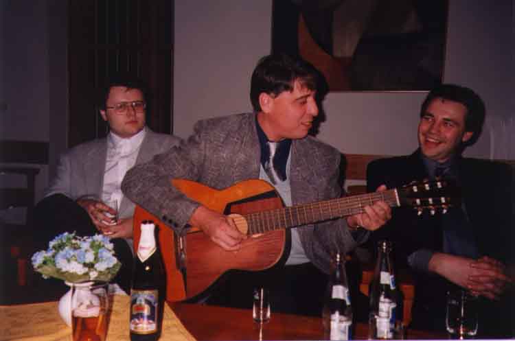 If picture is not shown here, it probably doesnot exist for this quality ... (choose another quality)