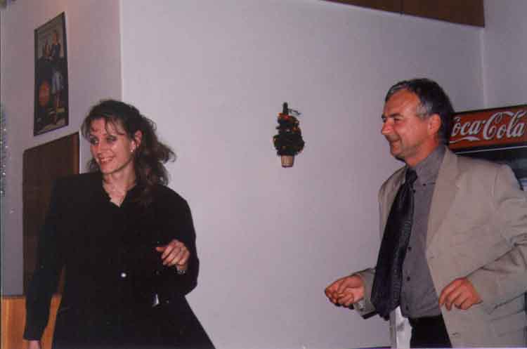 If picture is not shown here, it probably doesnot exist for this quality ... (choose another quality)