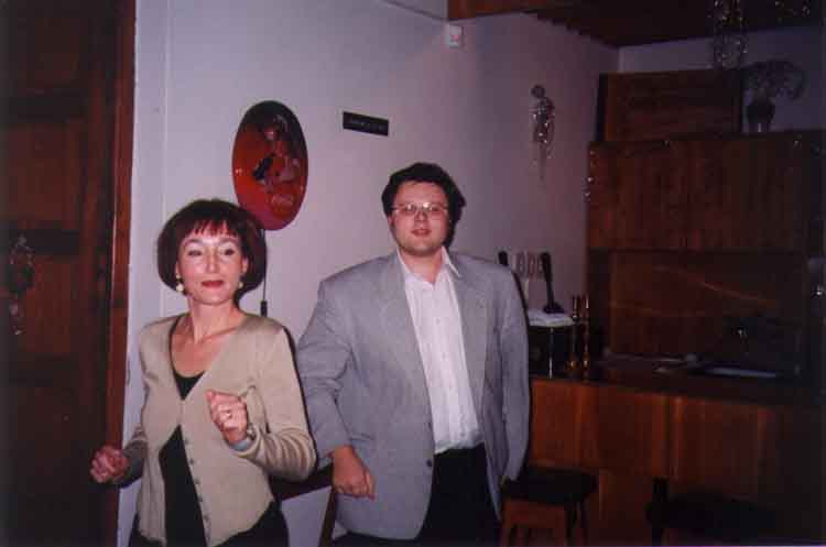 If picture is not shown here, it probably doesnot exist for this quality ... (choose another quality)