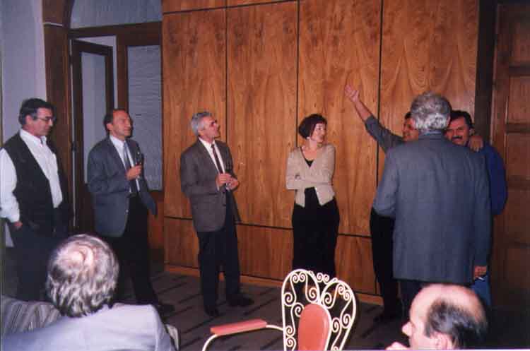 If picture is not shown here, it probably doesnot exist for this quality ... (choose another quality)