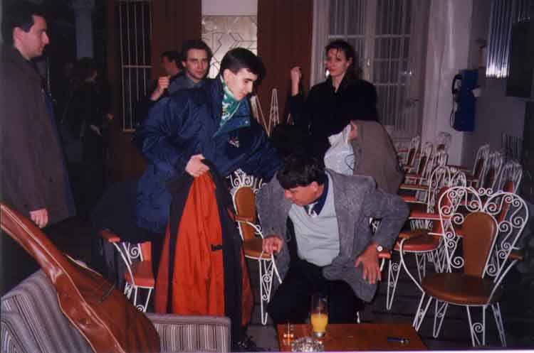 If picture is not shown here, it probably doesnot exist for this quality ... (choose another quality)