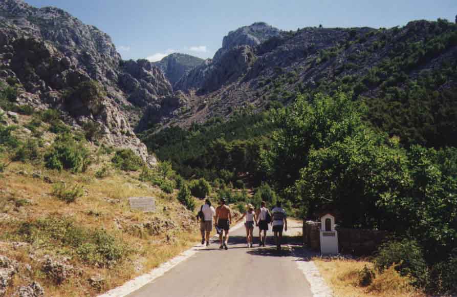 If picture is not shown here, it probably doesnot exist for this quality ... (choose another quality)