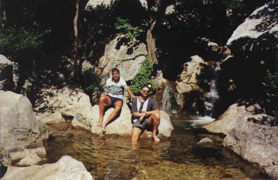 If picture is not shown here, it probably doesnot exist for this quality ... (choose another quality)