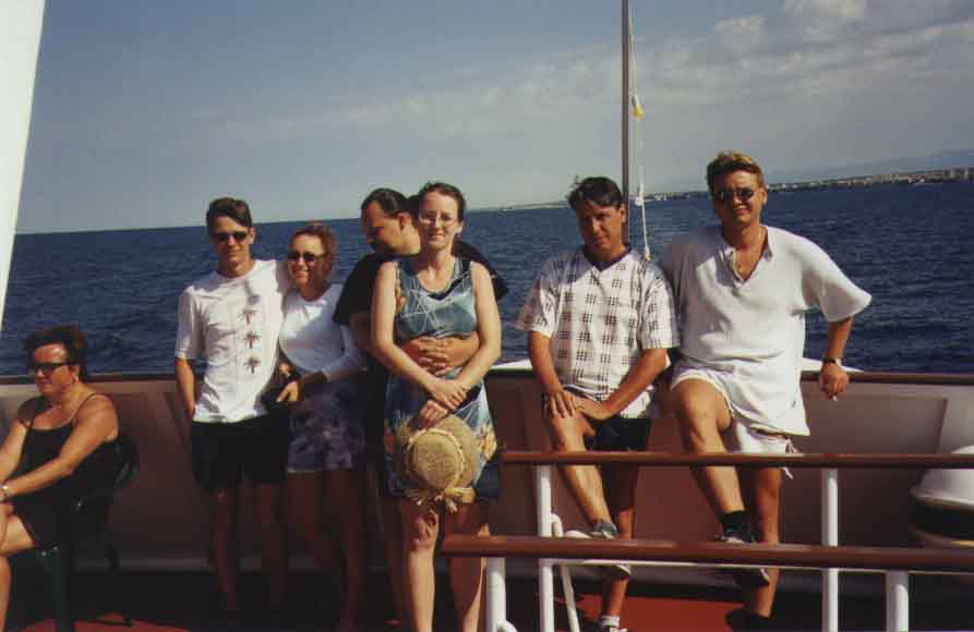 If picture is not shown here, it probably doesnot exist for this quality ... (choose another quality)