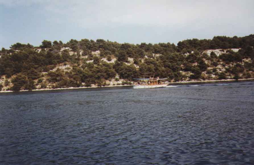 If picture is not shown here, it probably doesnot exist for this quality ... (choose another quality)