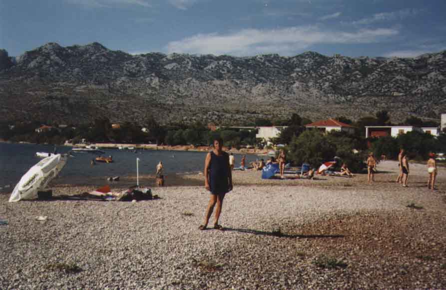 If picture is not shown here, it probably doesnot exist for this quality ... (choose another quality)