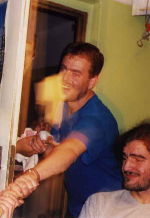 If picture is not shown here, it probably doesnot exist for this quality ... (choose another quality)