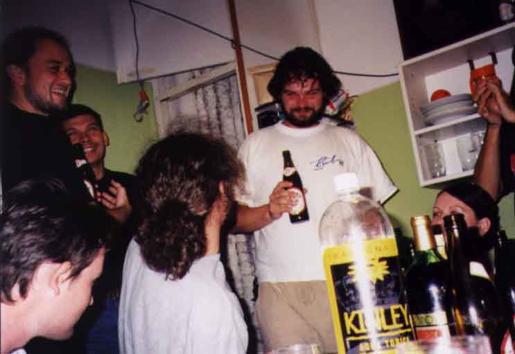 If picture is not shown here, it probably doesnot exist for this quality ... (choose another quality)