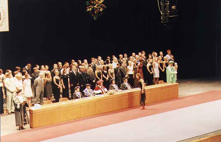 If picture is not shown here, it probably doesnot exist for this quality ... (choose another quality)