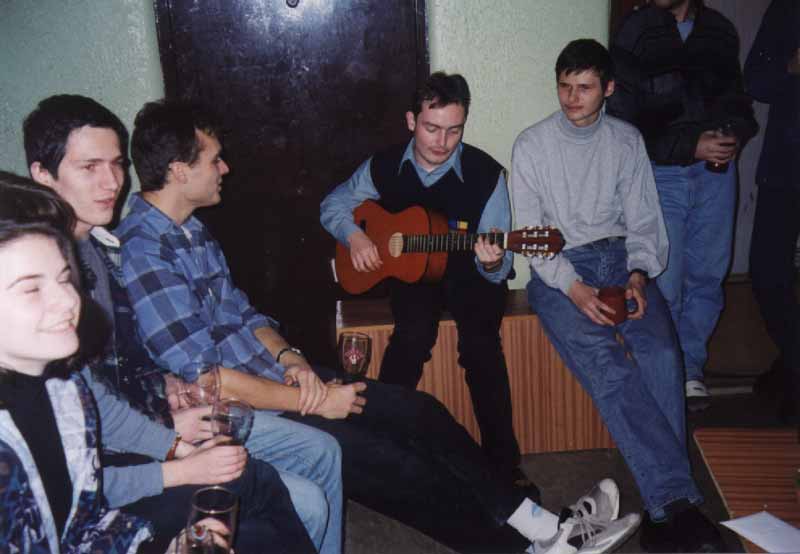 If picture is not shown here, it probably doesnot exist for this quality ... (choose another quality)