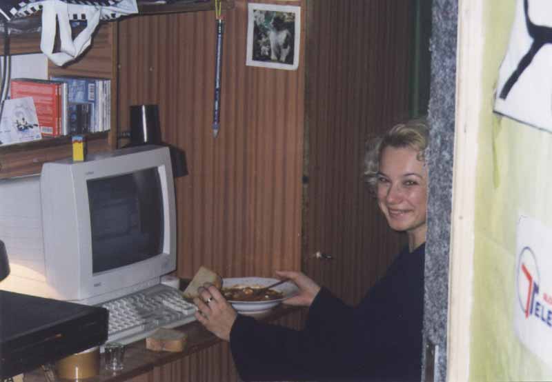 If picture is not shown here, it probably doesnot exist for this quality ... (choose another quality)