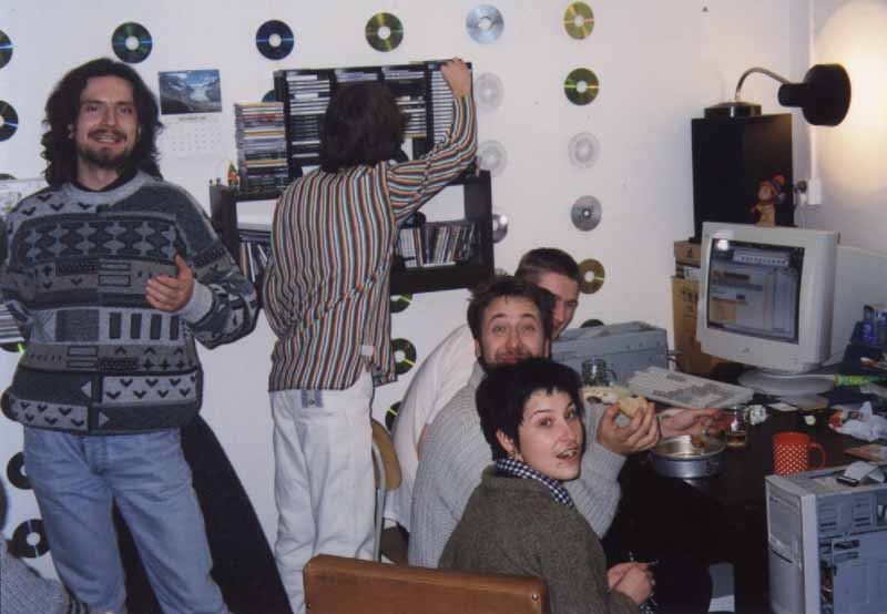 If picture is not shown here, it probably doesnot exist for this quality ... (choose another quality)