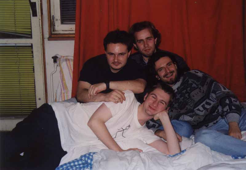 If picture is not shown here, it probably doesnot exist for this quality ... (choose another quality)