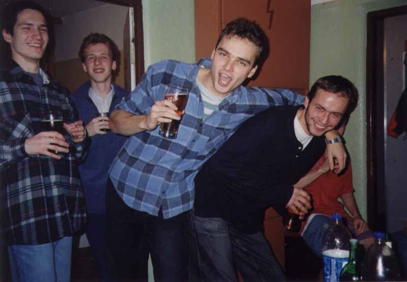 If picture is not shown here, it probably doesnot exist for this quality ... (choose another quality)