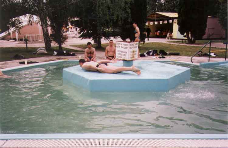 If picture is not shown here, it probably doesnot exist for this quality ... (choose another quality)