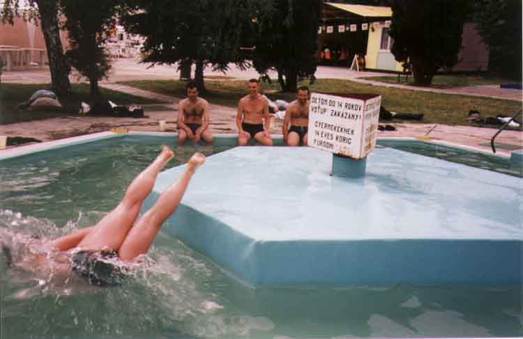 If picture is not shown here, it probably doesnot exist for this quality ... (choose another quality)