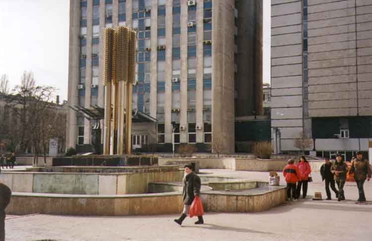 If picture is not shown here, it probably doesnot exist for this quality ... (choose another quality)