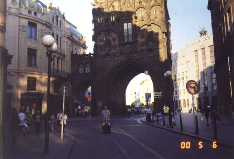 If picture is not shown here, it probably doesnot exist for this quality ... (choose another quality)