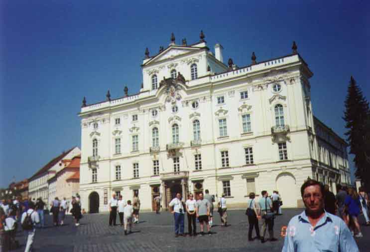 If picture is not shown here, it probably doesnot exist for this quality ... (choose another quality)