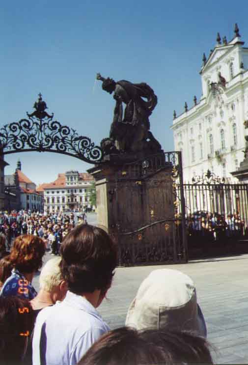 If picture is not shown here, it probably doesnot exist for this quality ... (choose another quality)