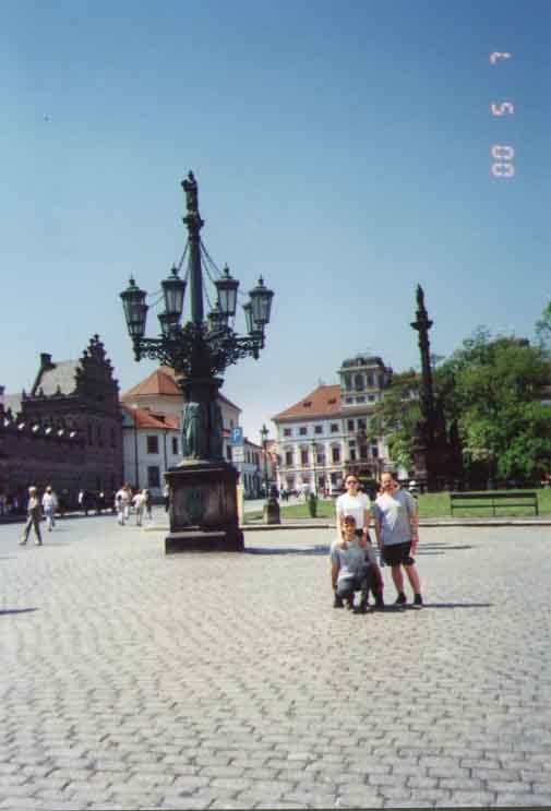 If picture is not shown here, it probably doesnot exist for this quality ... (choose another quality)