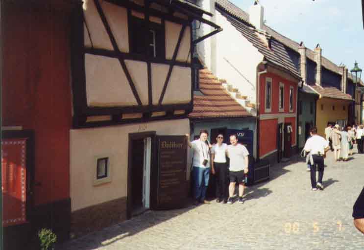 If picture is not shown here, it probably doesnot exist for this quality ... (choose another quality)