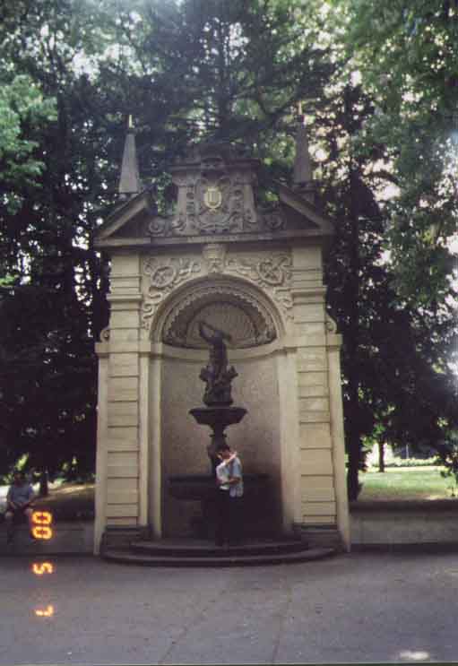 If picture is not shown here, it probably doesnot exist for this quality ... (choose another quality)