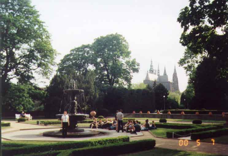 If picture is not shown here, it probably doesnot exist for this quality ... (choose another quality)