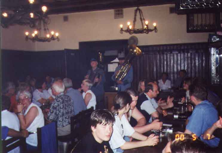 If picture is not shown here, it probably doesnot exist for this quality ... (choose another quality)