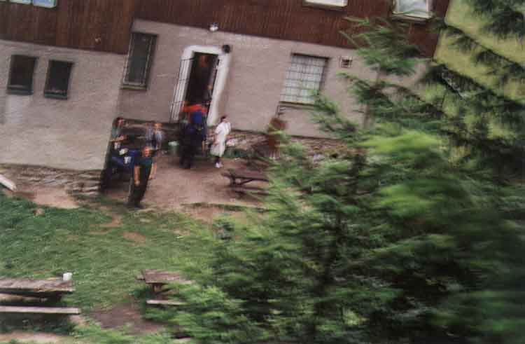 If picture is not shown here, it probably doesnot exist for this quality ... (choose another quality)