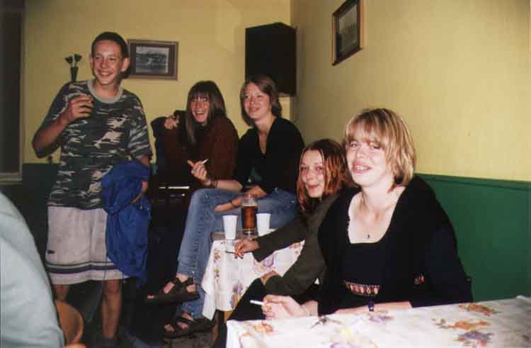 If picture is not shown here, it probably doesnot exist for this quality ... (choose another quality)