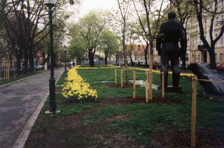 If picture is not shown here, it probably doesnot exist for this quality ... (choose another quality)