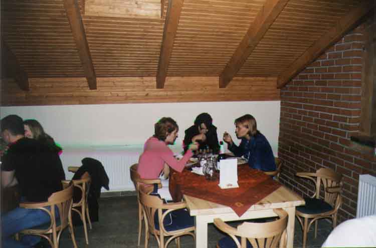 If picture is not shown here, it probably doesnot exist for this quality ... (choose another quality)