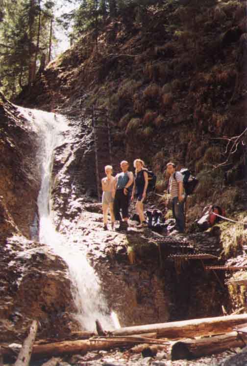 If picture is not shown here, it probably doesnot exist for this quality ... (choose another quality)