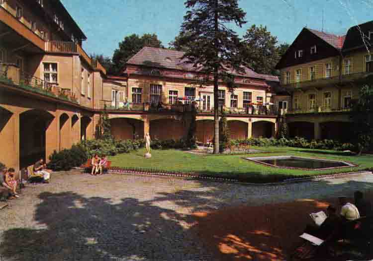 If picture is not shown here, it probably doesnot exist for this quality ... (choose another quality)