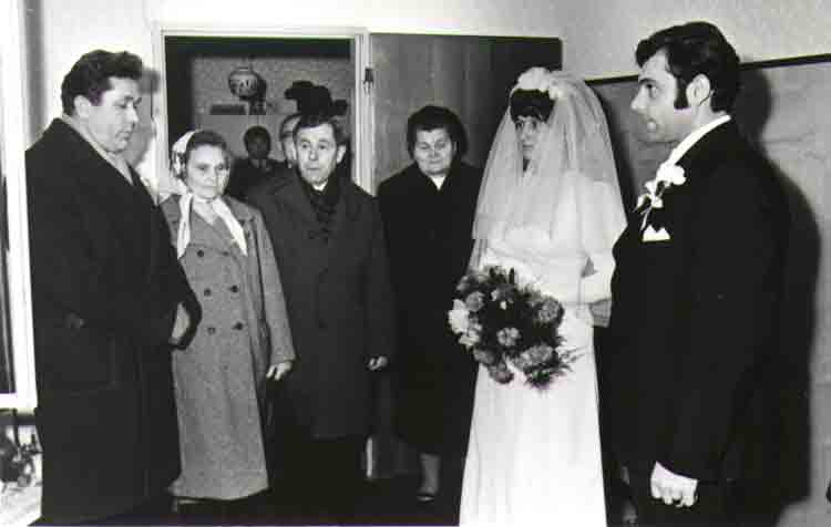 If picture is not shown here, it probably doesnot exist for this quality ... (choose another quality)