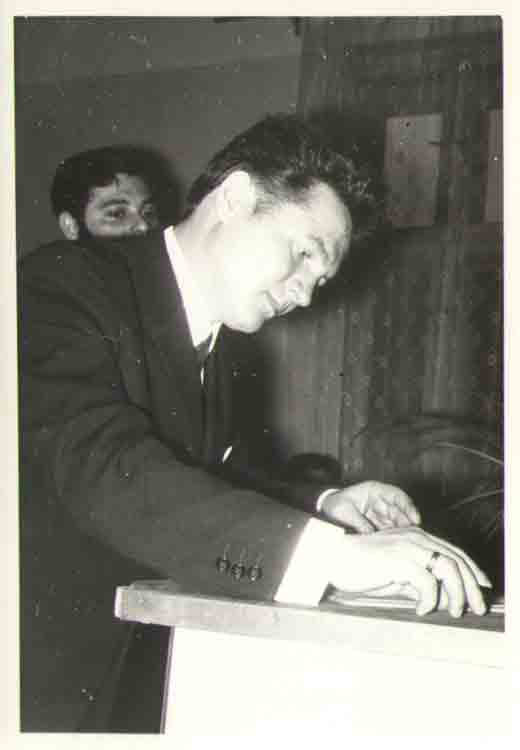 If picture is not shown here, it probably doesnot exist for this quality ... (choose another quality)