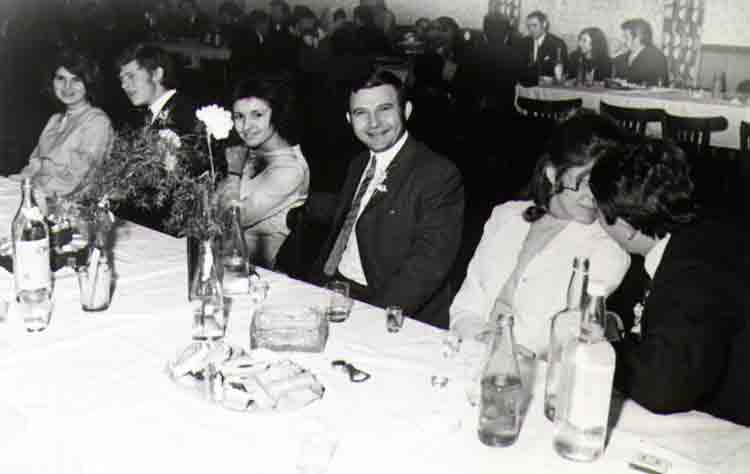 If picture is not shown here, it probably doesnot exist for this quality ... (choose another quality)