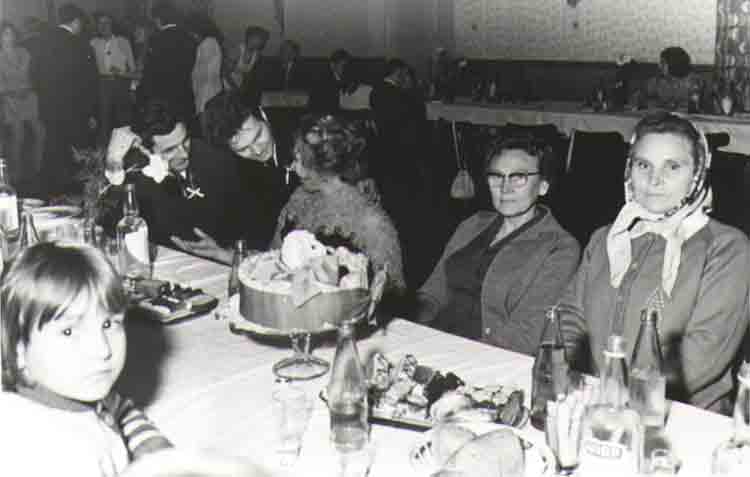 If picture is not shown here, it probably doesnot exist for this quality ... (choose another quality)