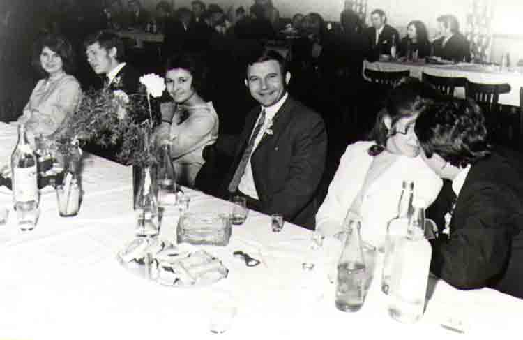 If picture is not shown here, it probably doesnot exist for this quality ... (choose another quality)