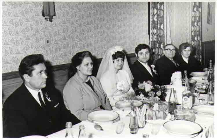 If picture is not shown here, it probably doesnot exist for this quality ... (choose another quality)