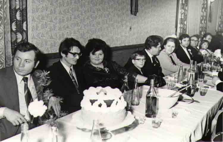 If picture is not shown here, it probably doesnot exist for this quality ... (choose another quality)