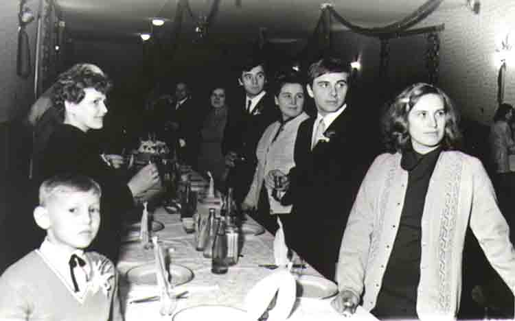 If picture is not shown here, it probably doesnot exist for this quality ... (choose another quality)