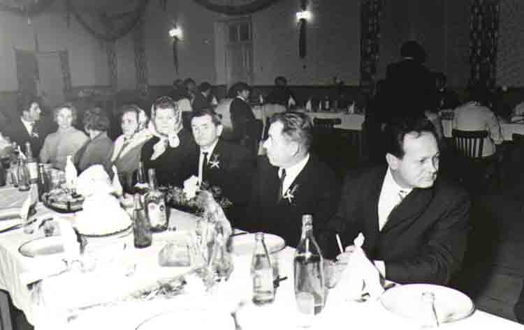 If picture is not shown here, it probably doesnot exist for this quality ... (choose another quality)