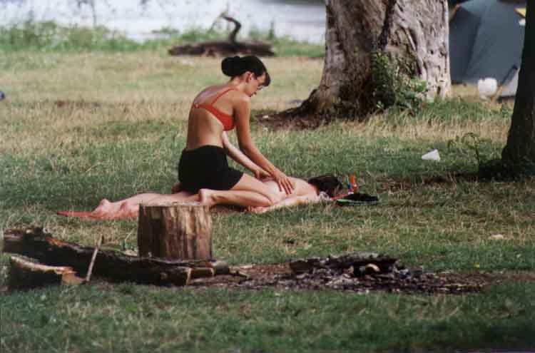 If picture is not shown here, it probably doesnot exist for this quality ... (choose another quality)