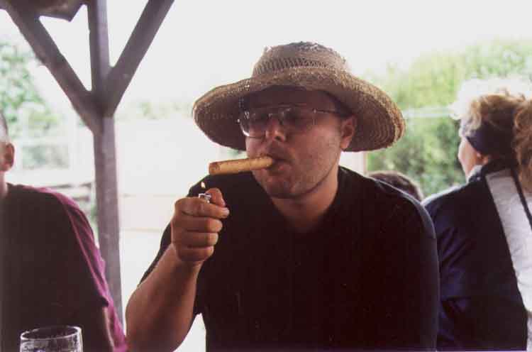 If picture is not shown here, it probably doesnot exist for this quality ... (choose another quality)