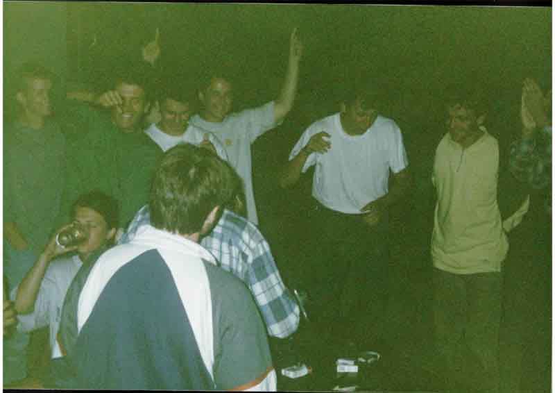 If picture is not shown here, it probably doesnot exist for this quality ... (choose another quality)