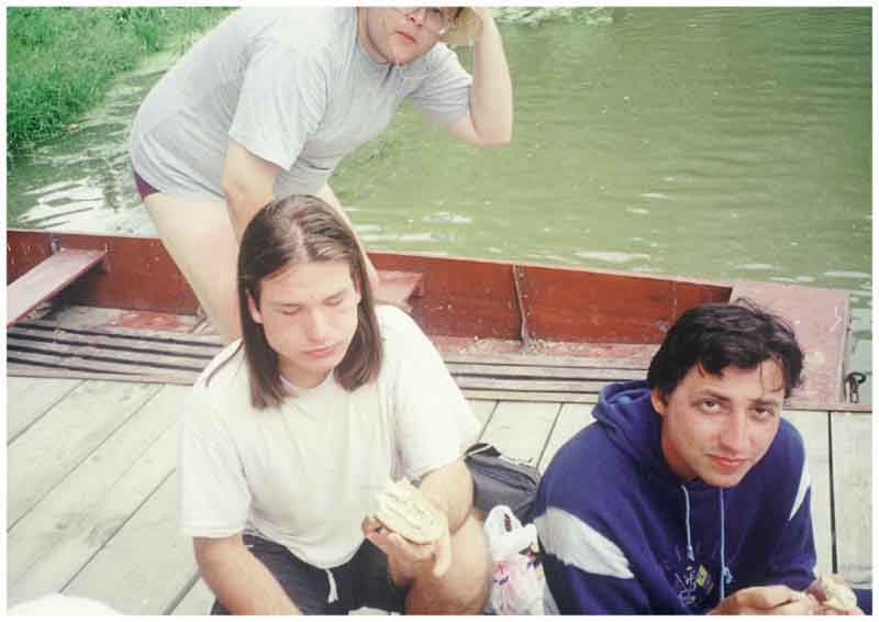 If picture is not shown here, it probably doesnot exist for this quality ... (choose another quality)