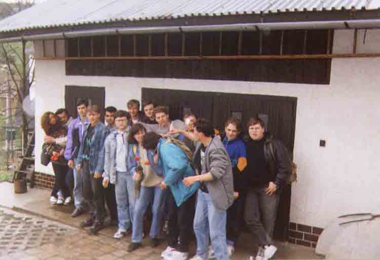 If picture is not shown here, it probably doesnot exist for this quality ... (choose another quality)